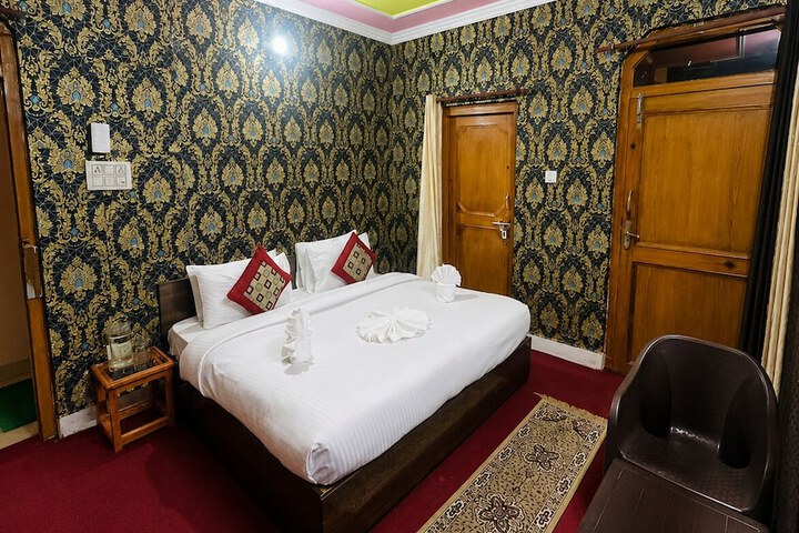 Room 15 of 35