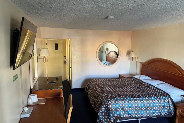 Room 7 of 23