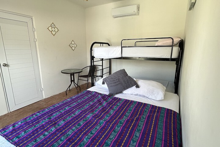 Room 6 of 39