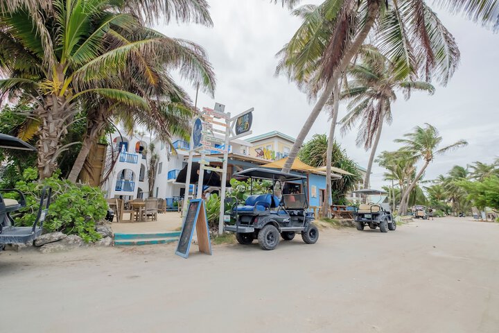 Seven Seas Resort in San Pedro