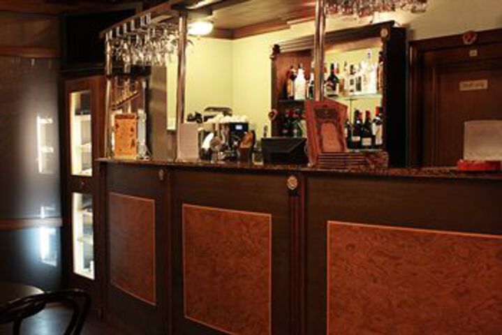 Hotel Bar