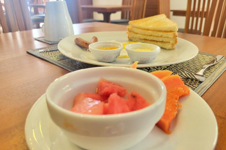 Breakfast/Coffee Service 29 of 43