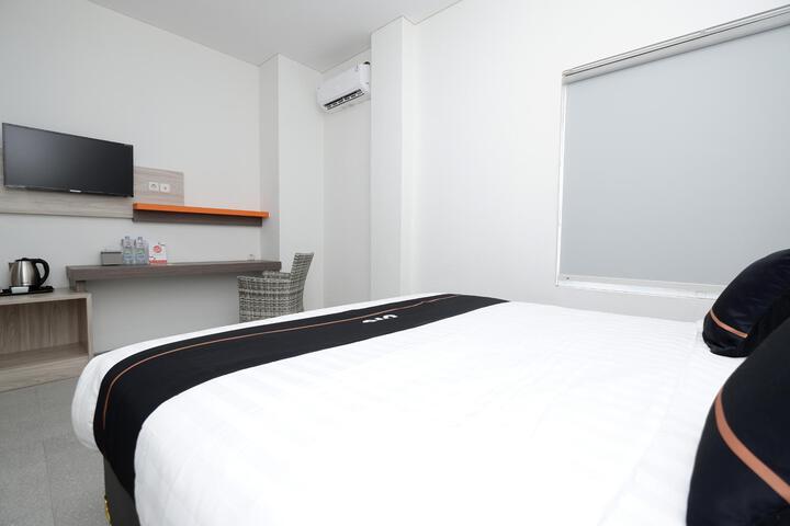 Room 2 of 23