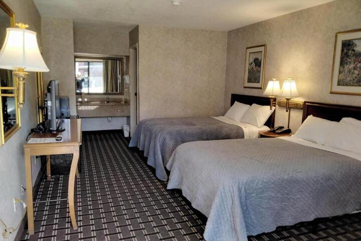 2 Double Beds (4 of 5)