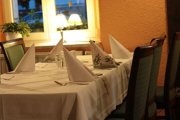 Dining 46 of 71