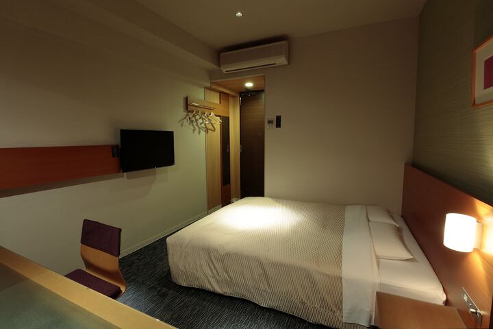 Room 13 of 75