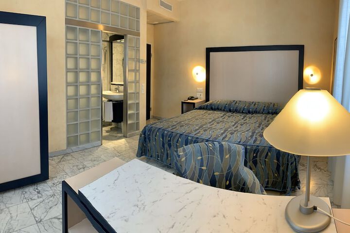 Room 15 of 59