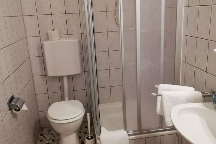 Room 6 of 6