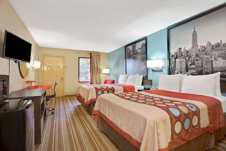 2 Double Beds (1 of 6)