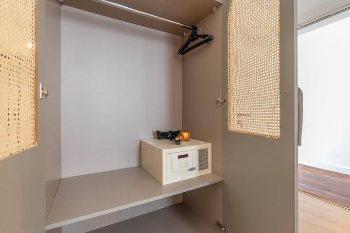 Room 16 of 130