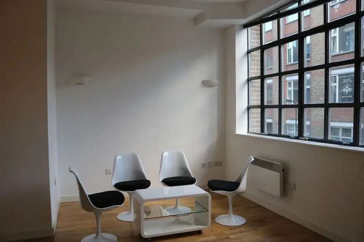 Room 9 of 14