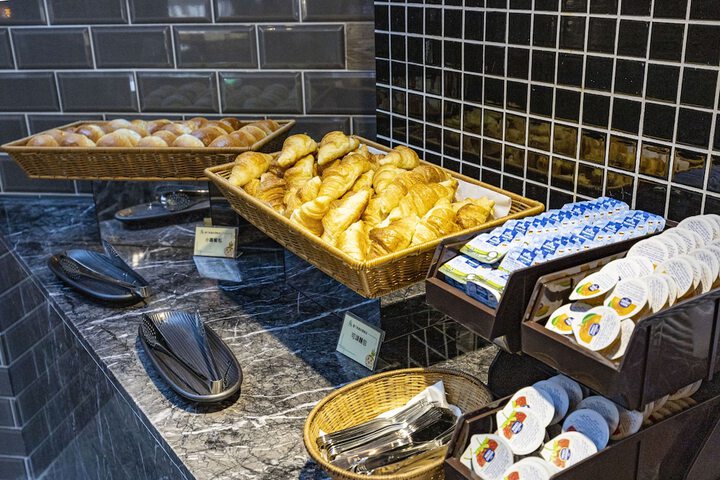 Breakfast/Coffee Service 86 of 95