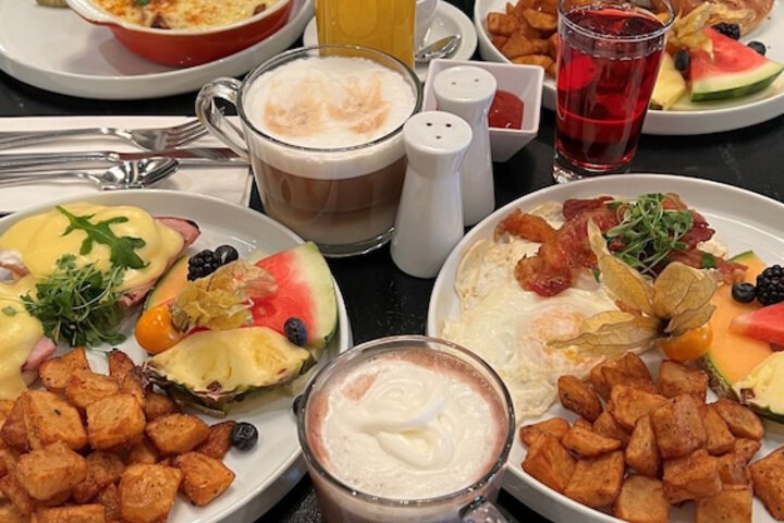 Breakfast/Coffee Service 65 of 75