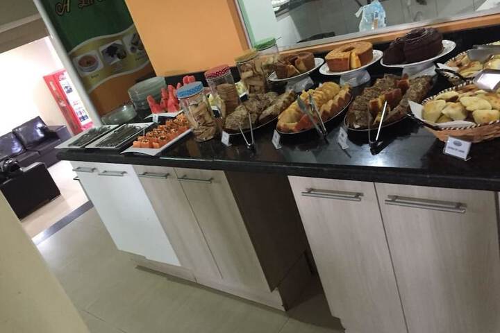 Dining 9 of 12