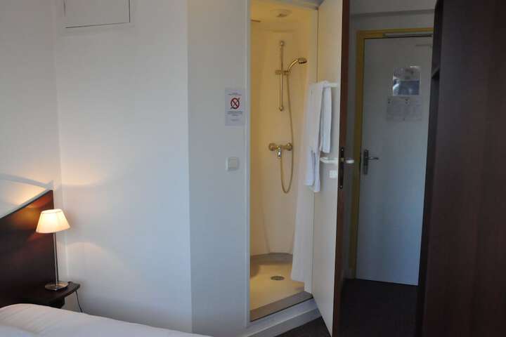 Room 86 of 98