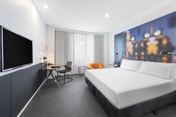 Room 13 of 38