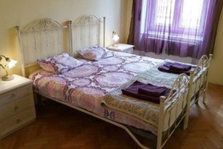 Room 16 of 39