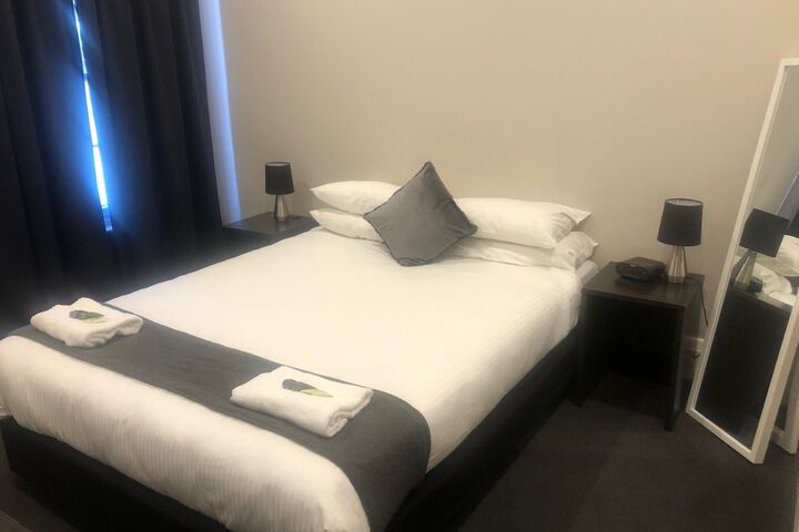 Room 2 of 11