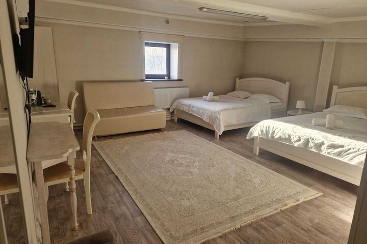 Room 14 of 22