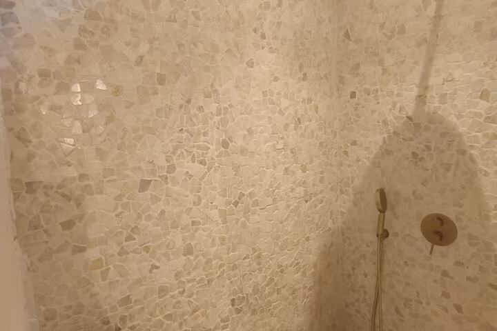 Room 25 of 52