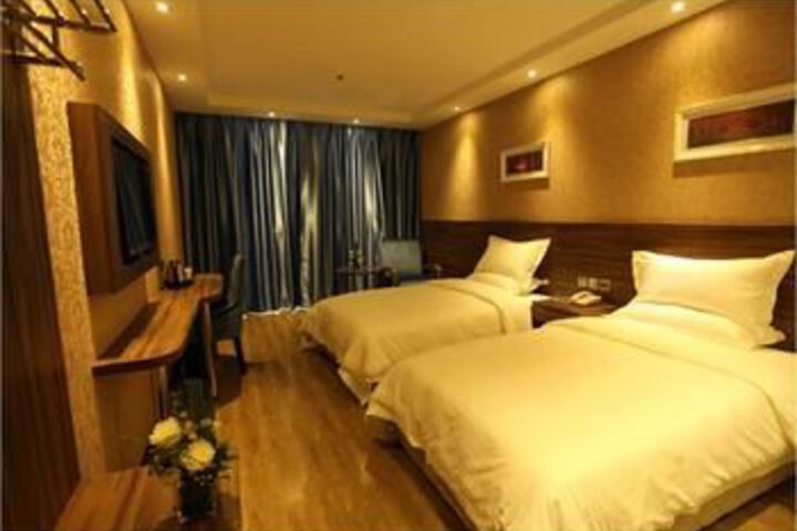 Room 14 of 32