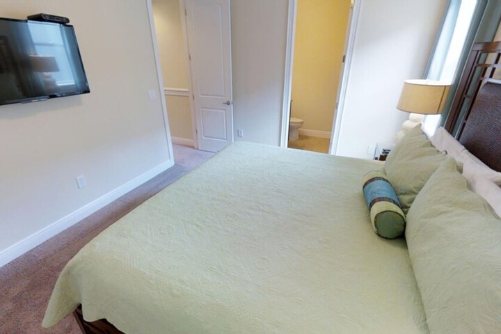 Room 11 of 47
