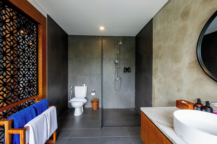 Room 73 of 162