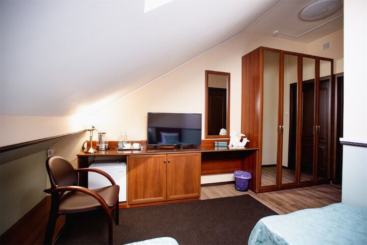 Room 12 of 35