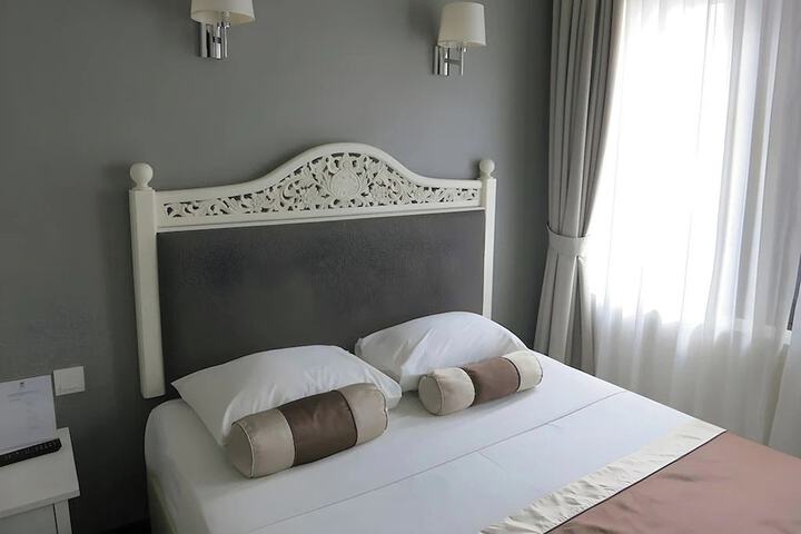 Room 27 of 53