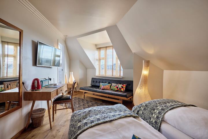Room 30 of 105
