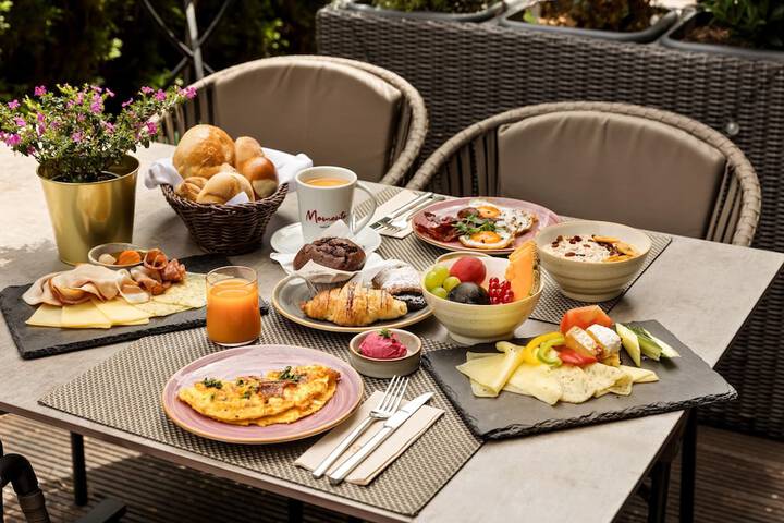 Breakfast/Coffee Service 96 of 116