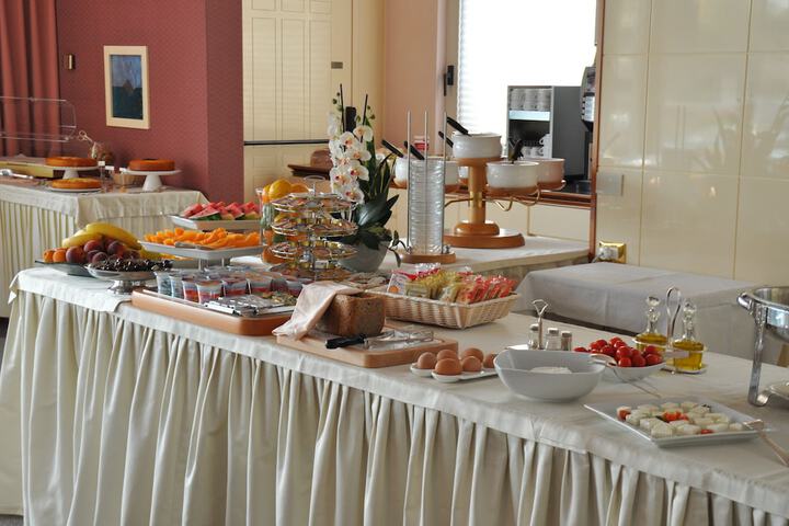 Breakfast/Coffee Service 23 of 39