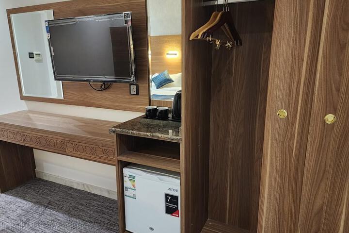 Room 12 of 23