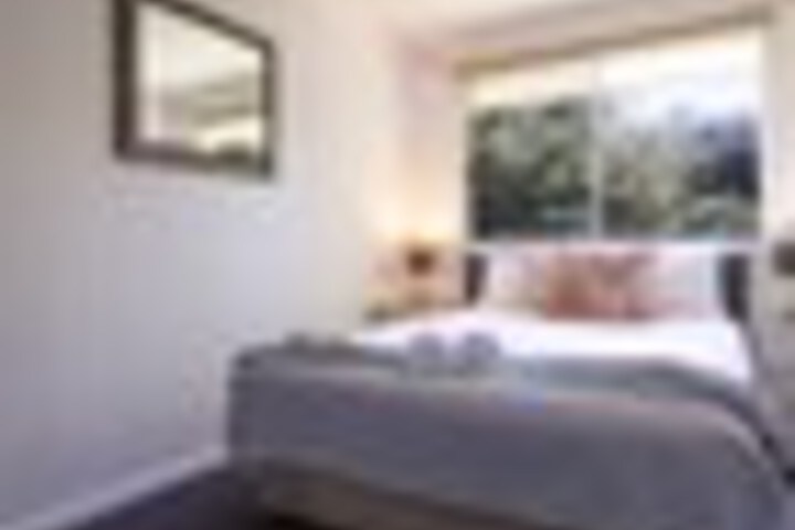 Room 44 of 252