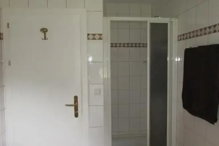Room 8 of 23