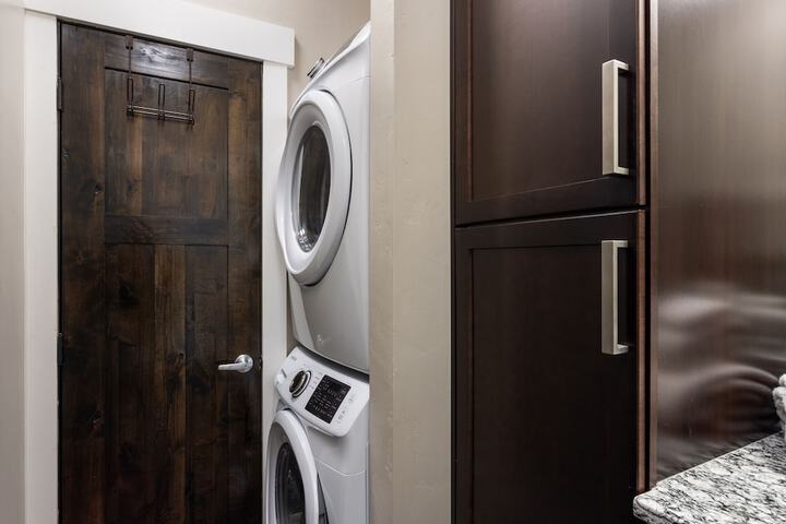 Laundry 24 of 37