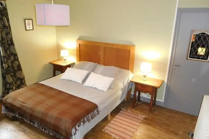 Room 2 of 13