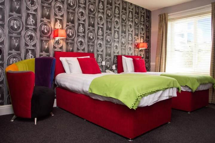 Room 2 of 54