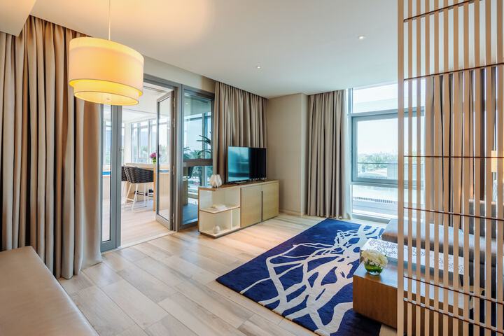Room 54 of 170