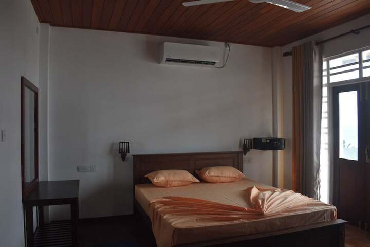 Room 22 of 68