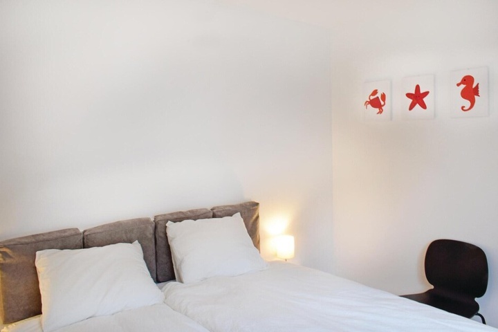 Room 3 of 11