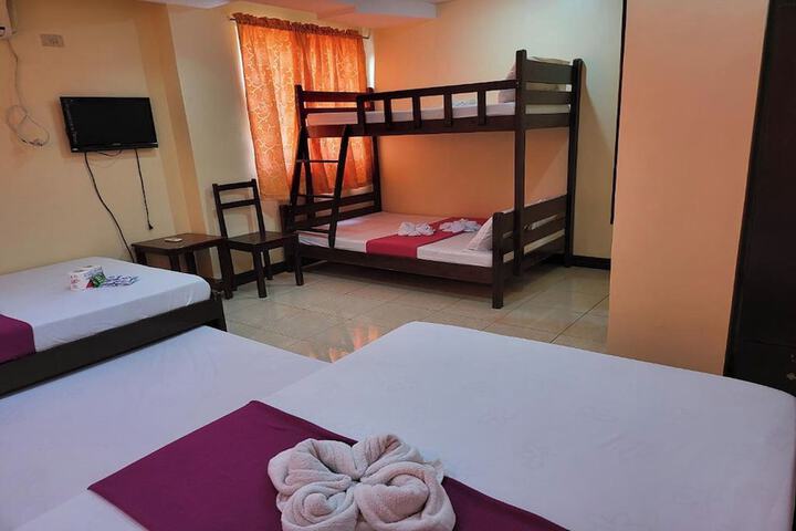 Room 6 of 28