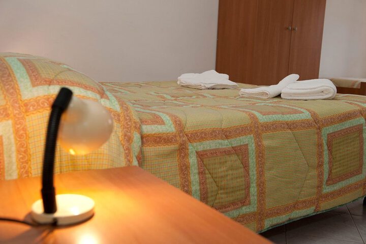 Room 6 of 23