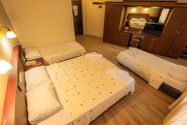 Room 5 of 24
