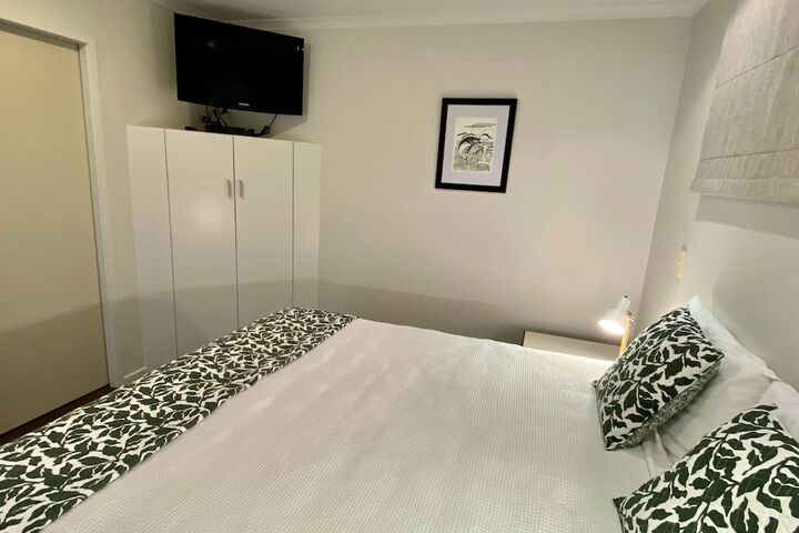 Room 10 of 96