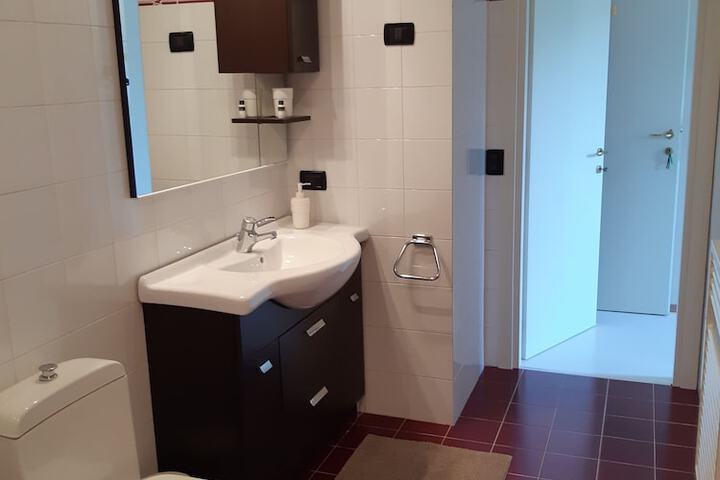 Room 26 of 27