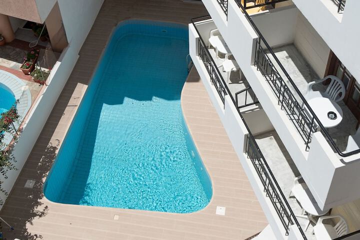Hotel Pool
