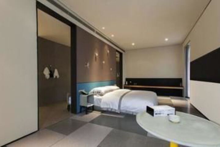 Room 20 of 27