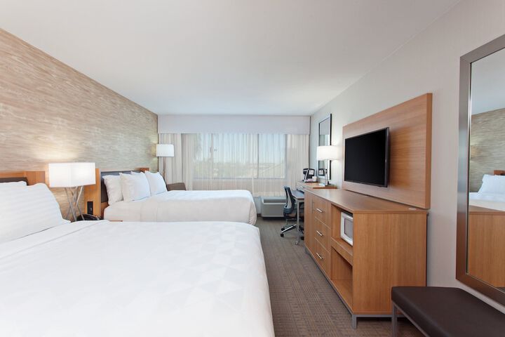Room 8 of 28