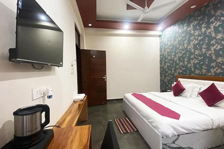 Room 15 of 23